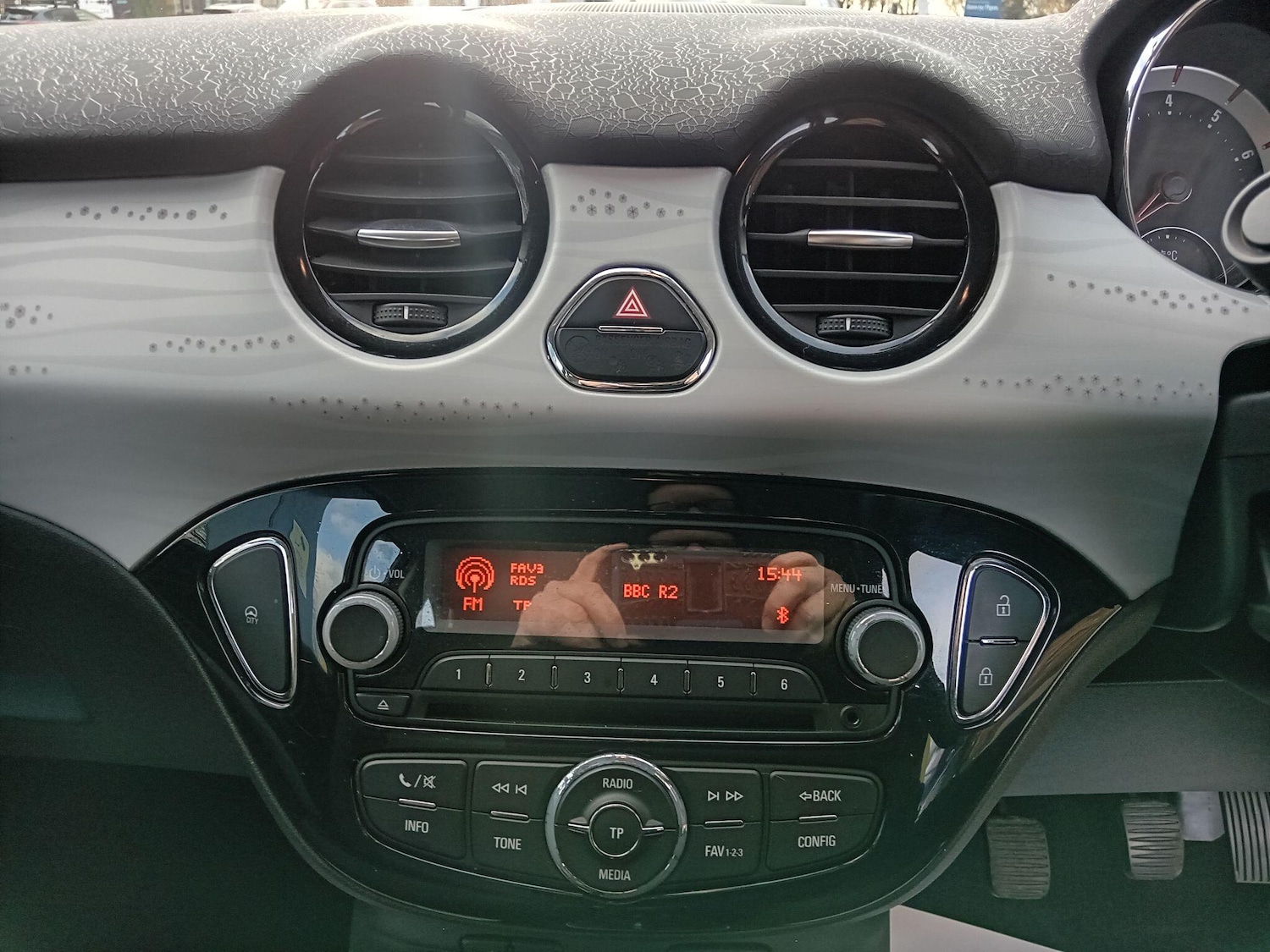 Used Vauxhall ADAM 2015 for sale - 76990656: Photo 29