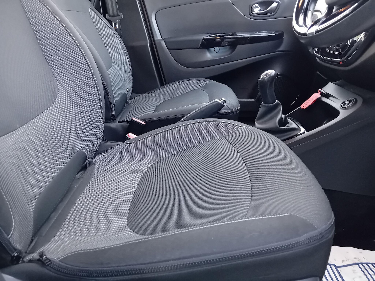 Used Renault Captur 2015 for sale - 76899045: Photo 12