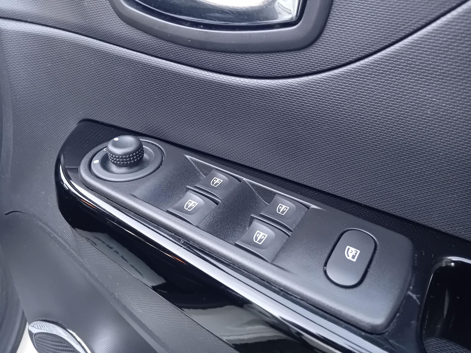 Used Renault Captur 2015 for sale - 76899045: Photo 16