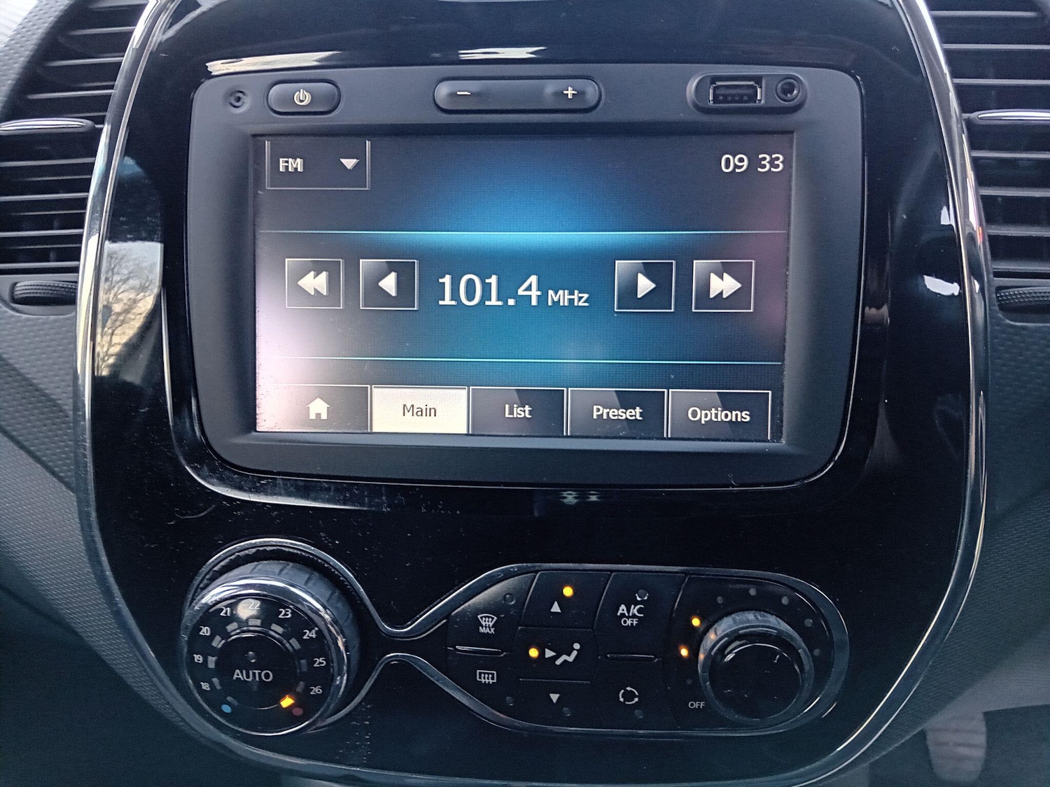 Used Renault Captur 2015 for sale - 76899045: Photo 21