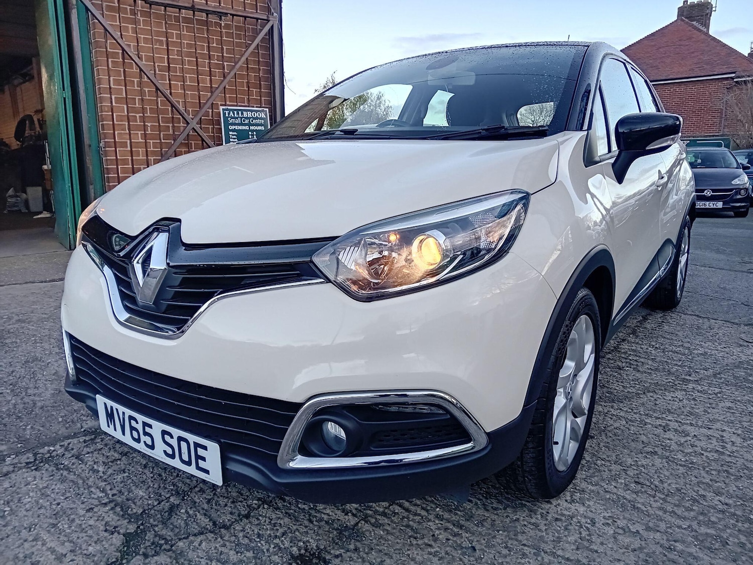 Used Renault Captur 2015 for sale - 76899045: Photo 4