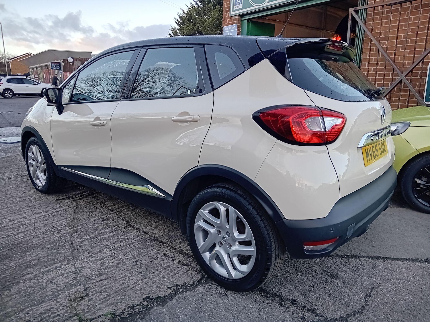 Used Renault Captur 2015 for sale - 76899045: Photo 5