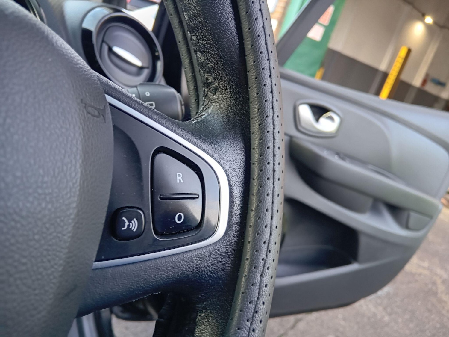 Used Renault Clio 2016 for sale - 76952249: Photo 18