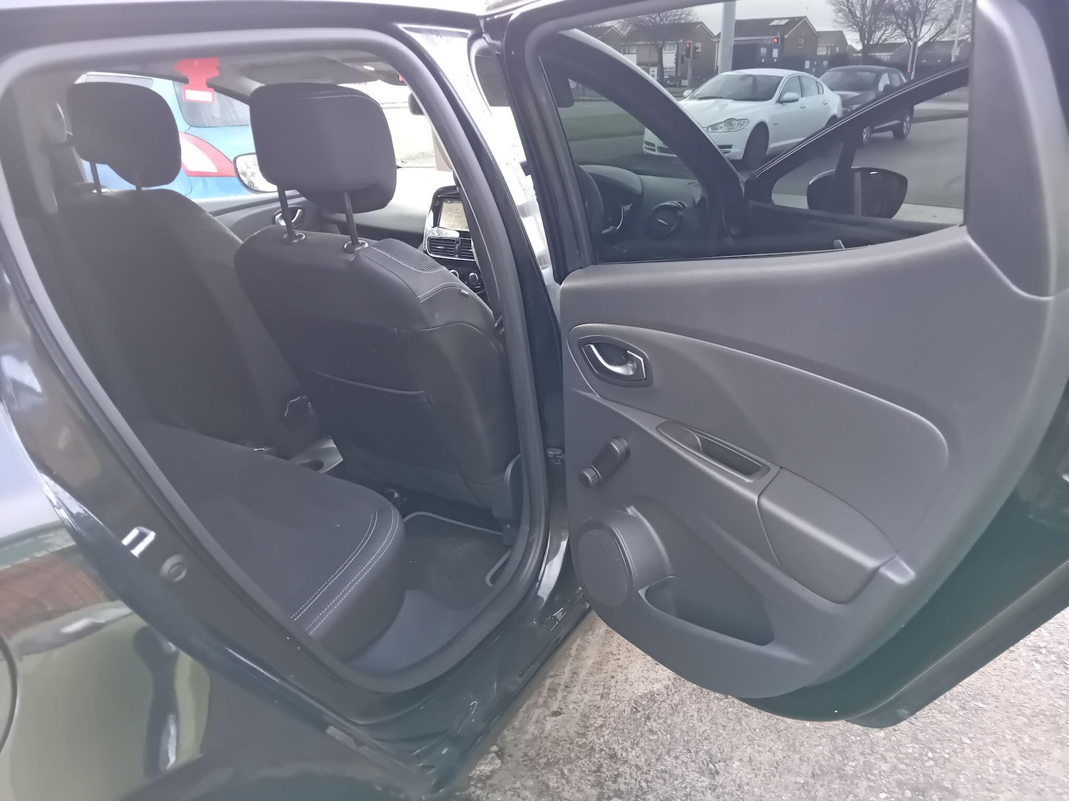 Used Renault Clio 2016 for sale - 76952249: Photo 21