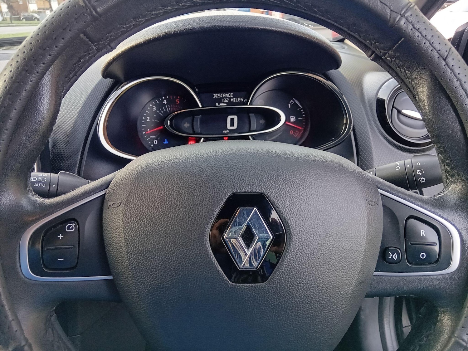 Used Renault Clio 2016 for sale - 76952249: Photo 26