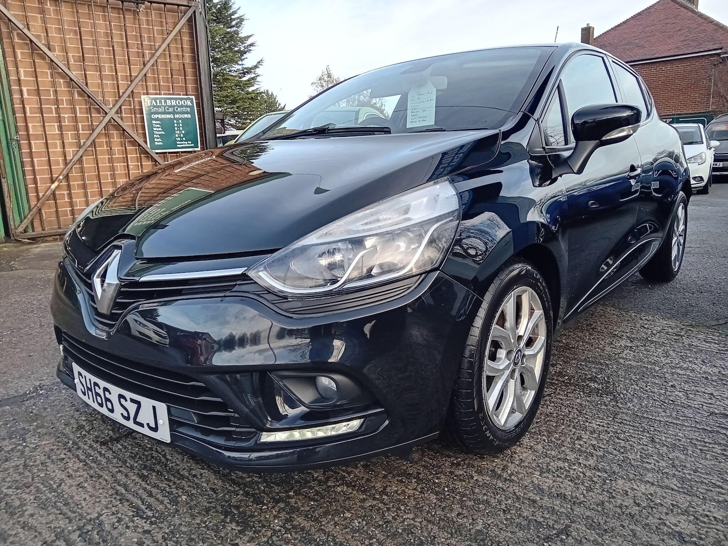 Used Renault Clio 2016 for sale - 76952249: Photo 4
