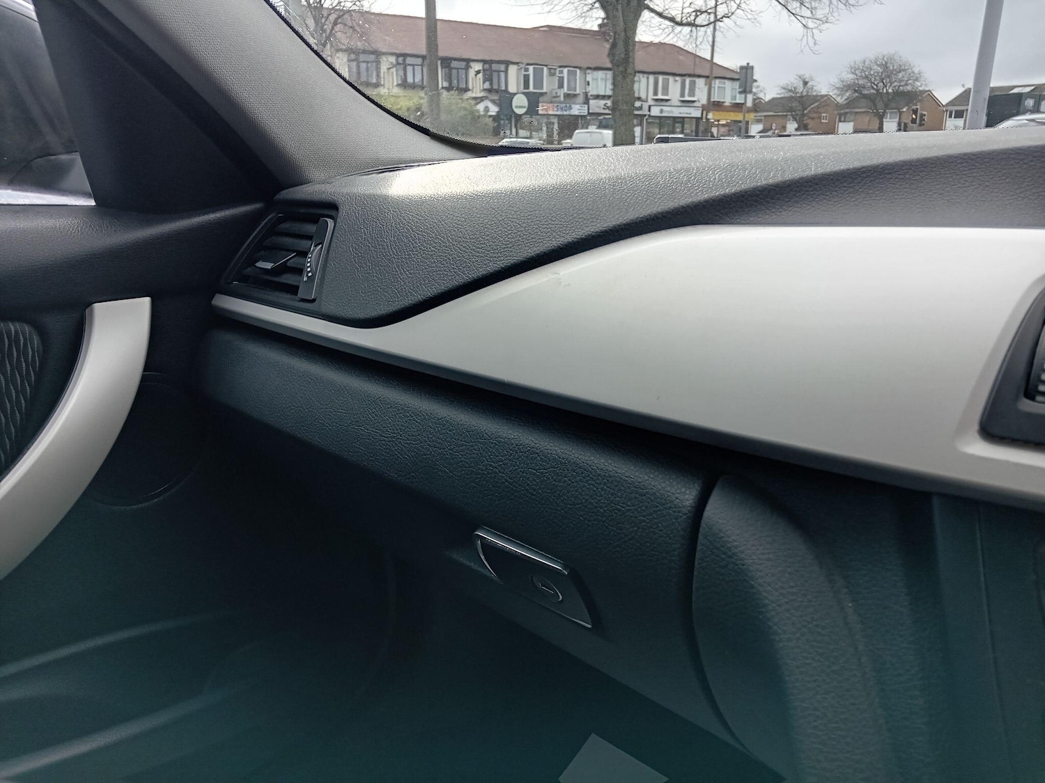 Used BMW 3 Series 2014 for sale - 76989879: Photo 40