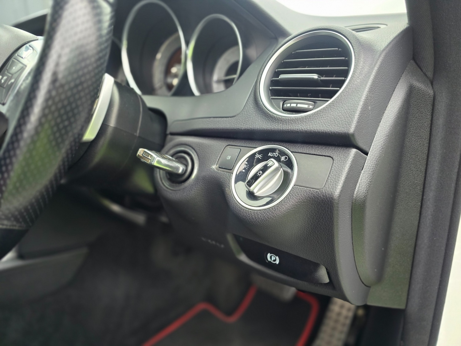 Used Mercedes-Benz C Class 2012 for sale - 77077633: Photo 18