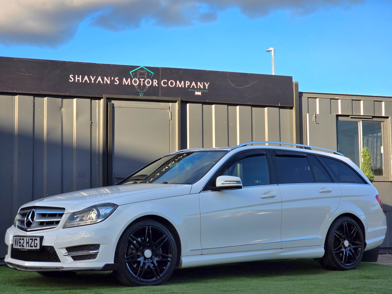 Used Mercedes-Benz C Class 2012 for sale - 77077633: Photo 2