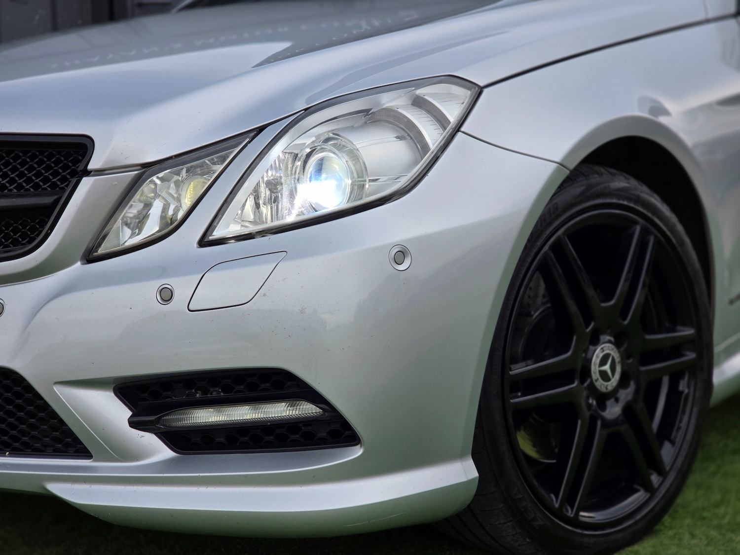 Used Mercedes-Benz E-Class 2012 for sale - 76149845: Photo 11