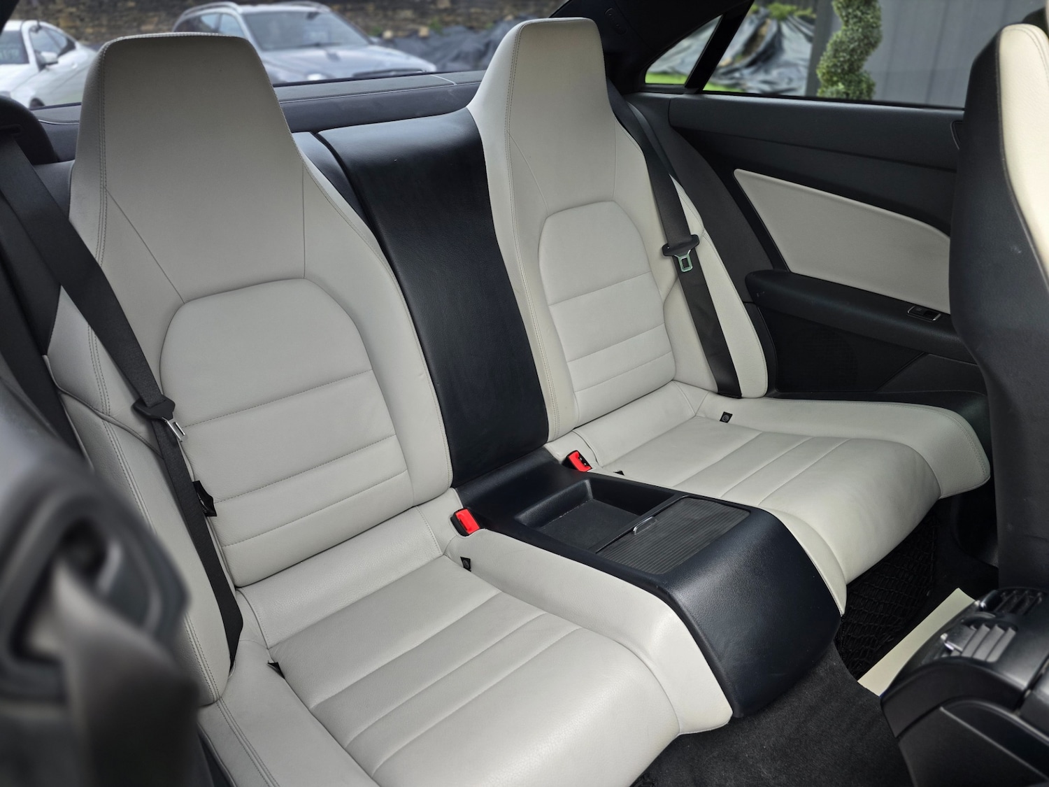 Used Mercedes-Benz E-Class 2012 for sale - 76149845: Photo 18