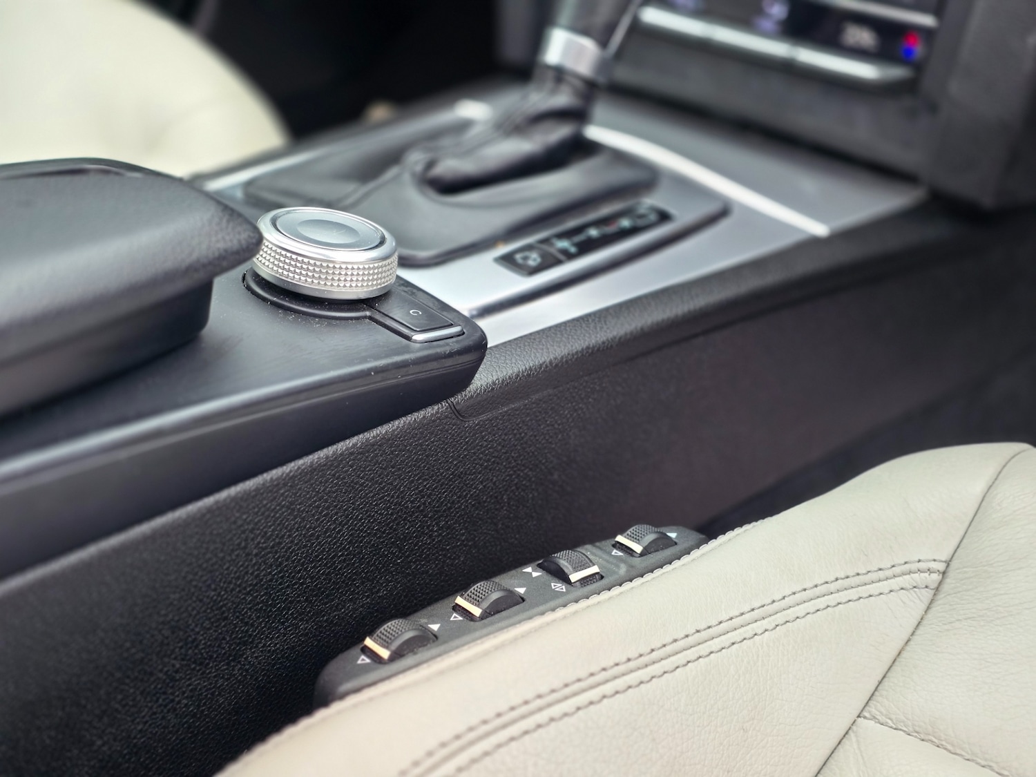 Used Mercedes-Benz E-Class 2012 for sale - 76149845: Photo 22