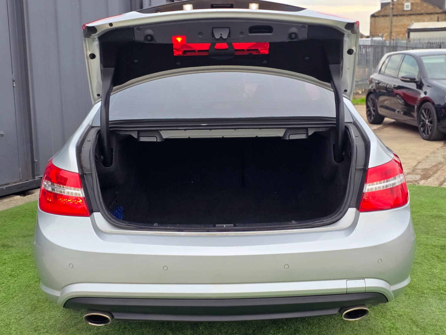 Used Mercedes-Benz E-Class 2012 for sale - 76149845: Photo 23