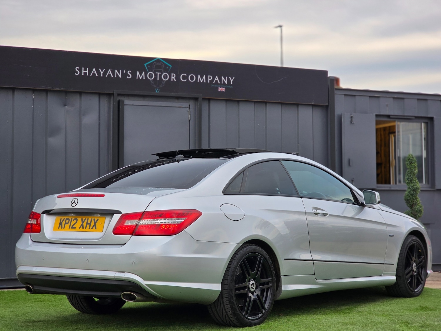 Used Mercedes-Benz E-Class 2012 for sale - 76149845: Photo 6
