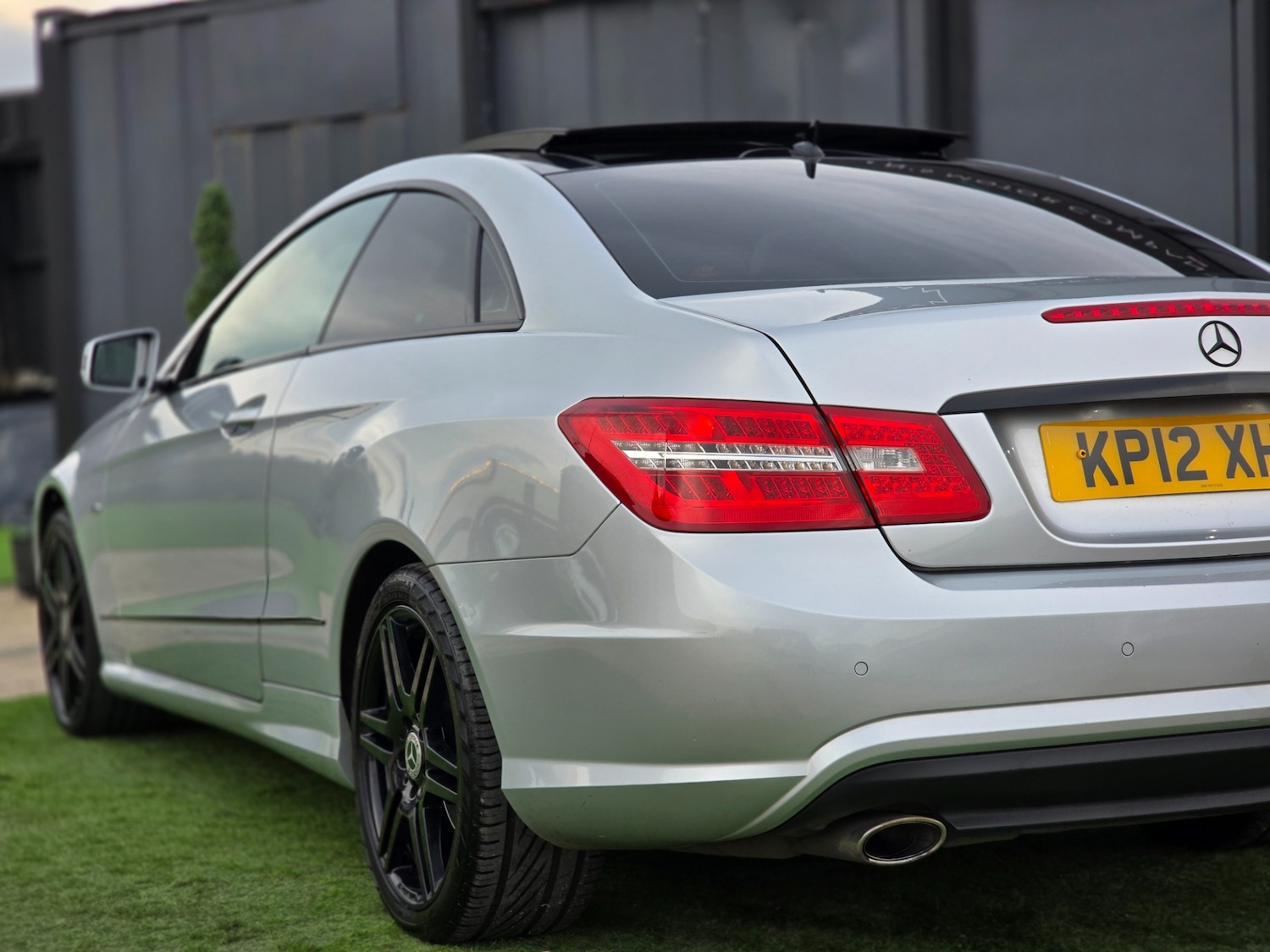 Used Mercedes-Benz E-Class 2012 for sale - 76149845: Photo 8