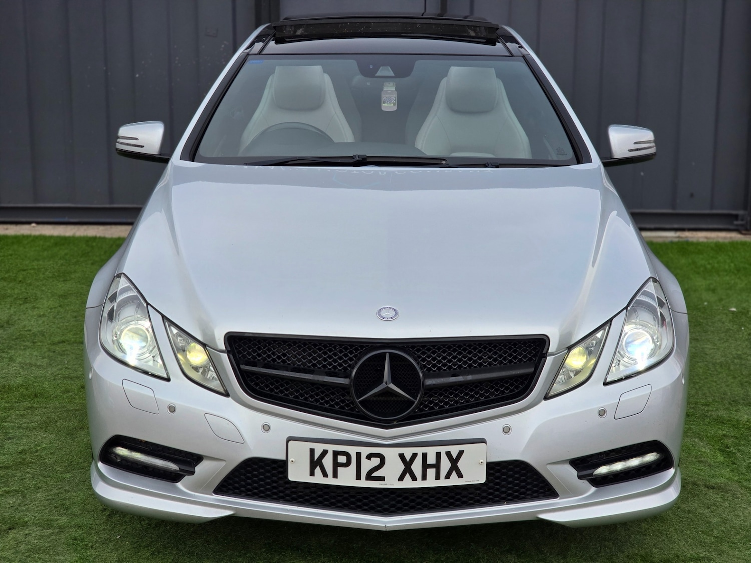 Used Mercedes-Benz E-Class 2012 for sale - 76149845: Photo 9