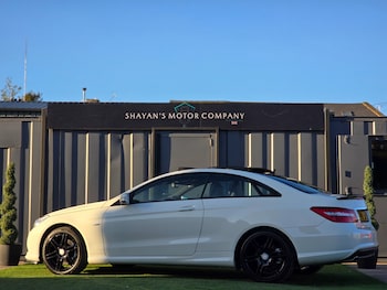 Used Mercedes-Benz E-Class 2011 for sale - 76070509: Photo