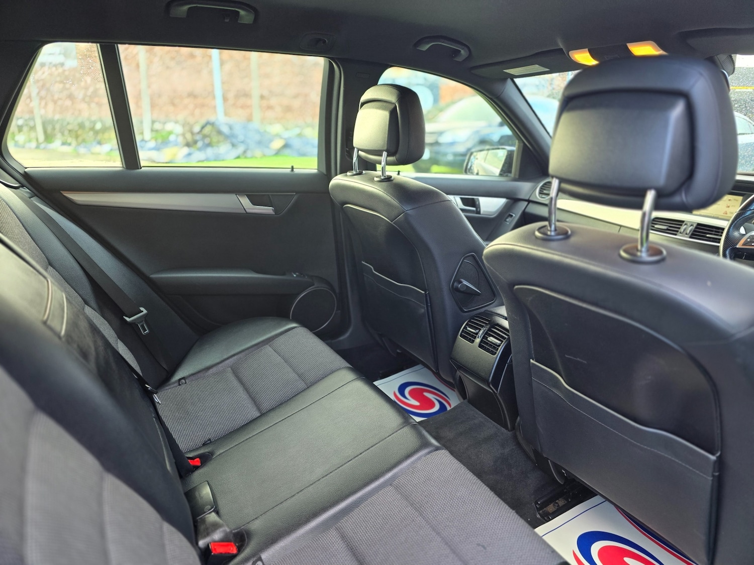 Used Mercedes-Benz C Class 2012 for sale - 77570877: Photo 16