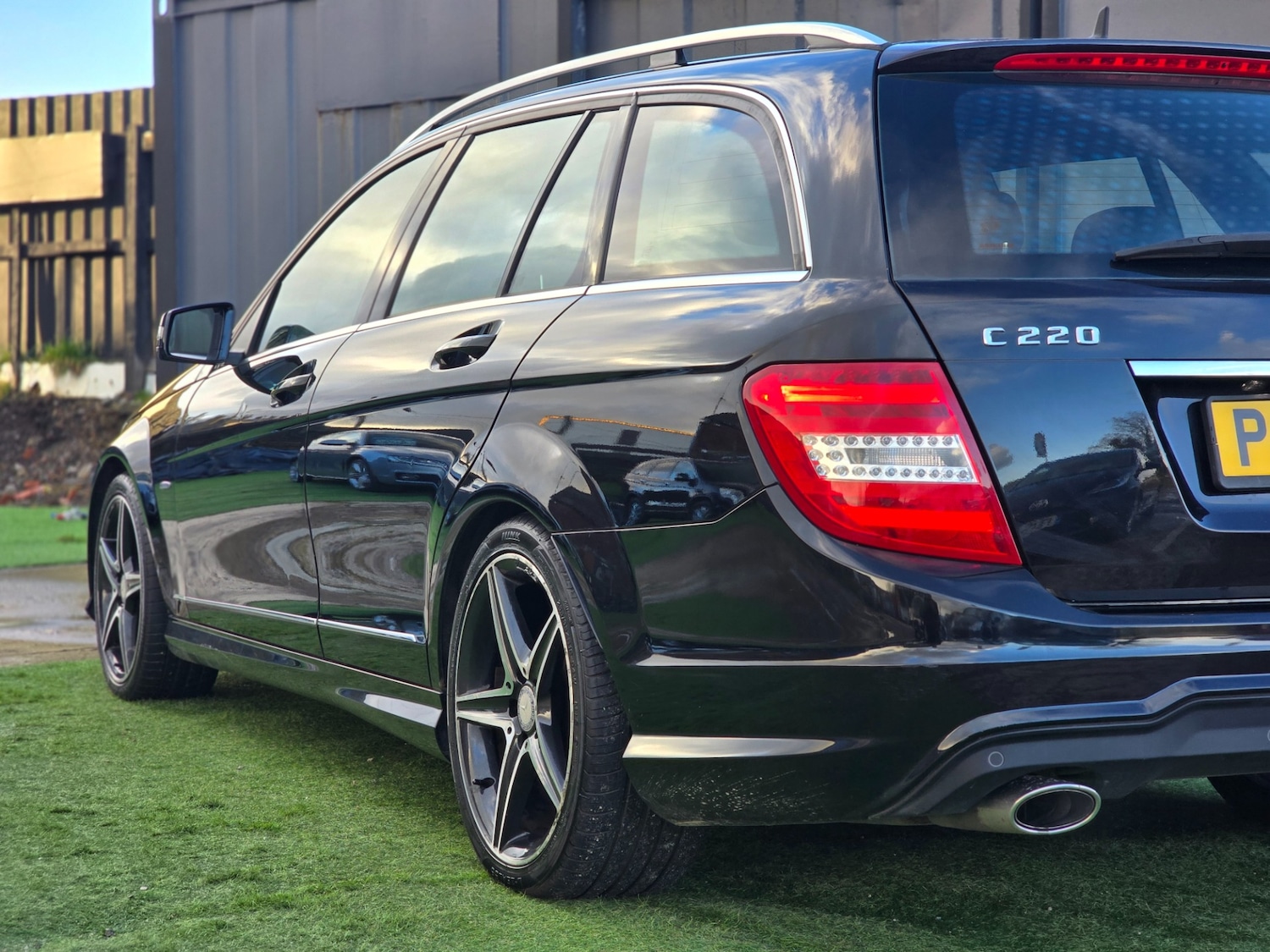 Used Mercedes-Benz C Class 2012 for sale - 77570877: Photo 8