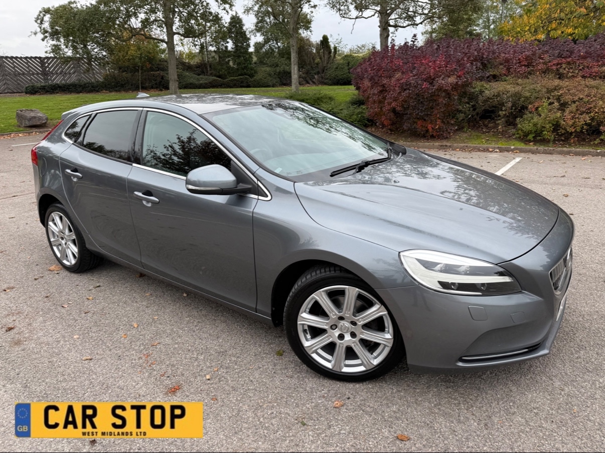 Used Volvo V40 2017 for sale - 76316670: Photo 1