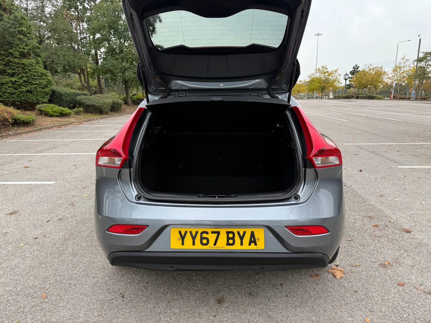 Used Volvo V40 2017 for sale - 76316670: Photo 5