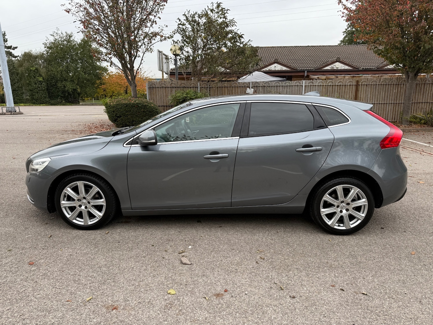 Used Volvo V40 2017 for sale - 76316670: Photo 7