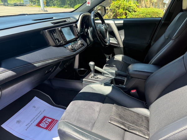 Used Toyota RAV4 2017 for sale - 75086224: Photo 10