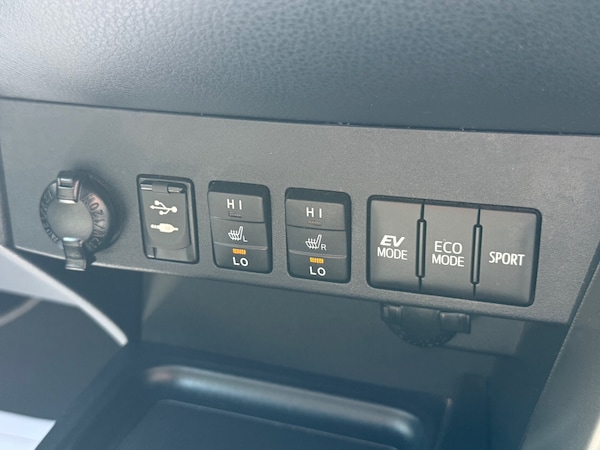 Used Toyota RAV4 2017 for sale - 75086224: Photo 15