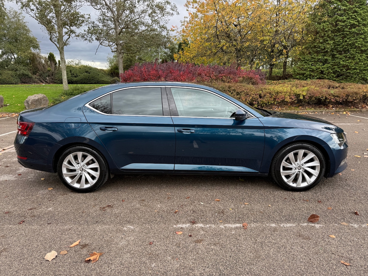 Used Skoda Superb 2017 for sale - 76355272: Photo 2