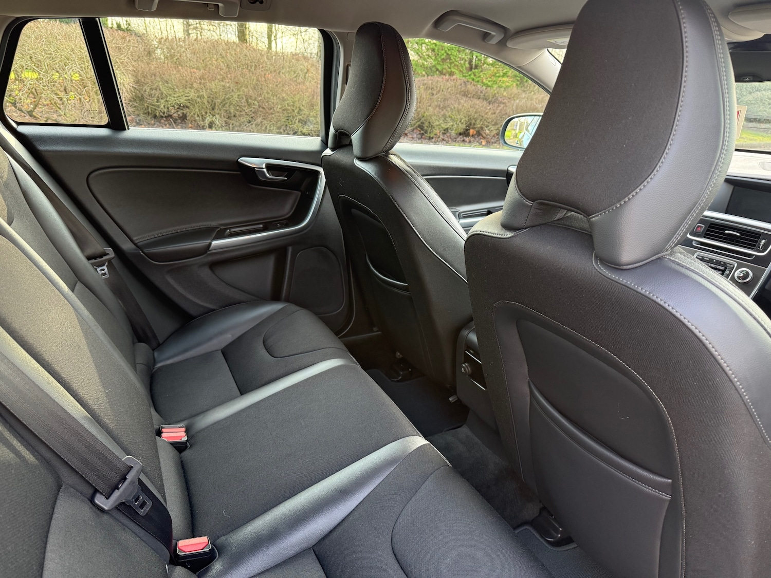 Used Volvo V60 2015 for sale - 77288830: Photo 10