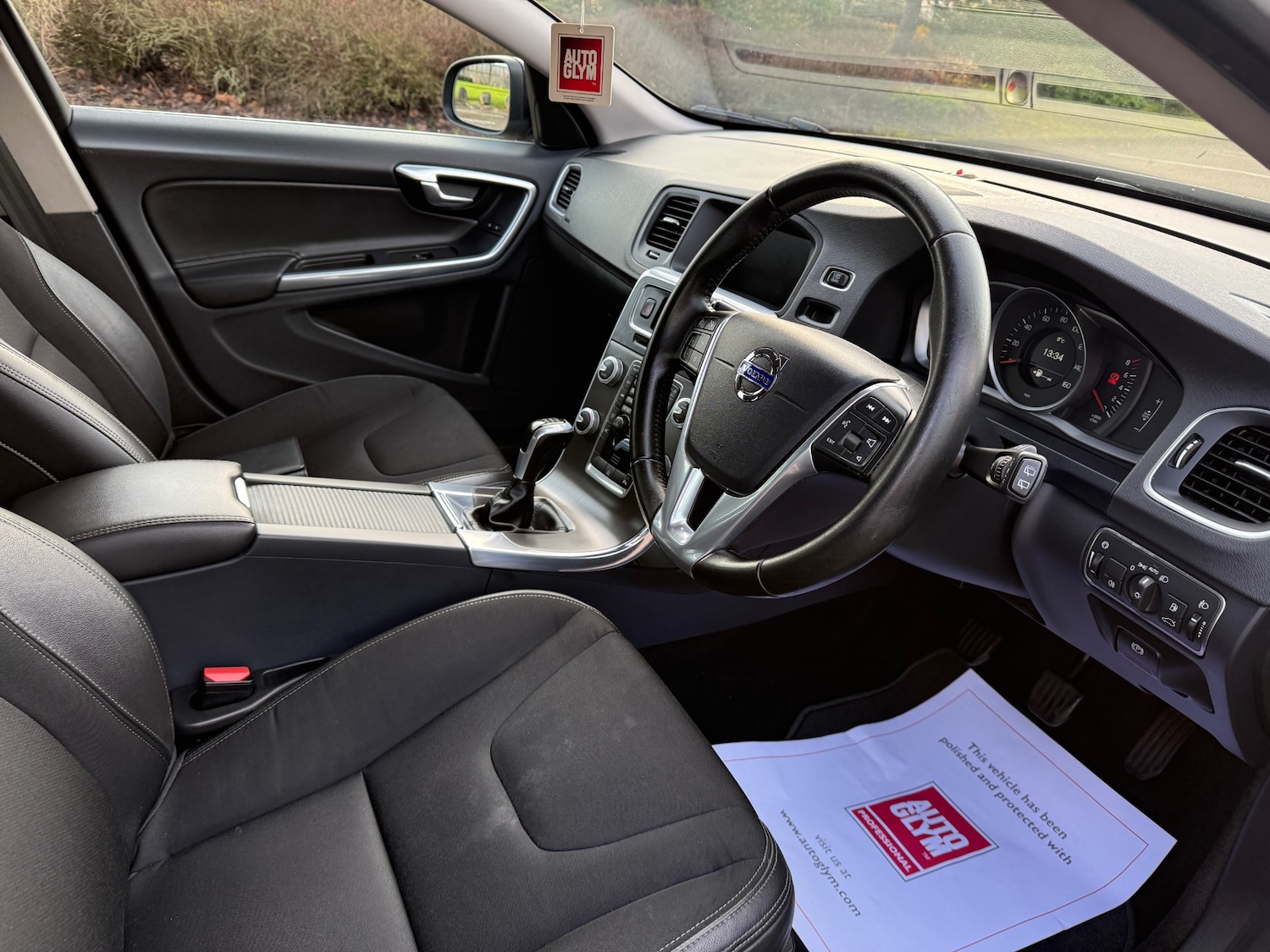 Used Volvo V60 2015 for sale - 77288830: Photo 11