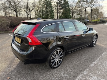 Used Volvo V60 2015 for sale - 77288830: Photo