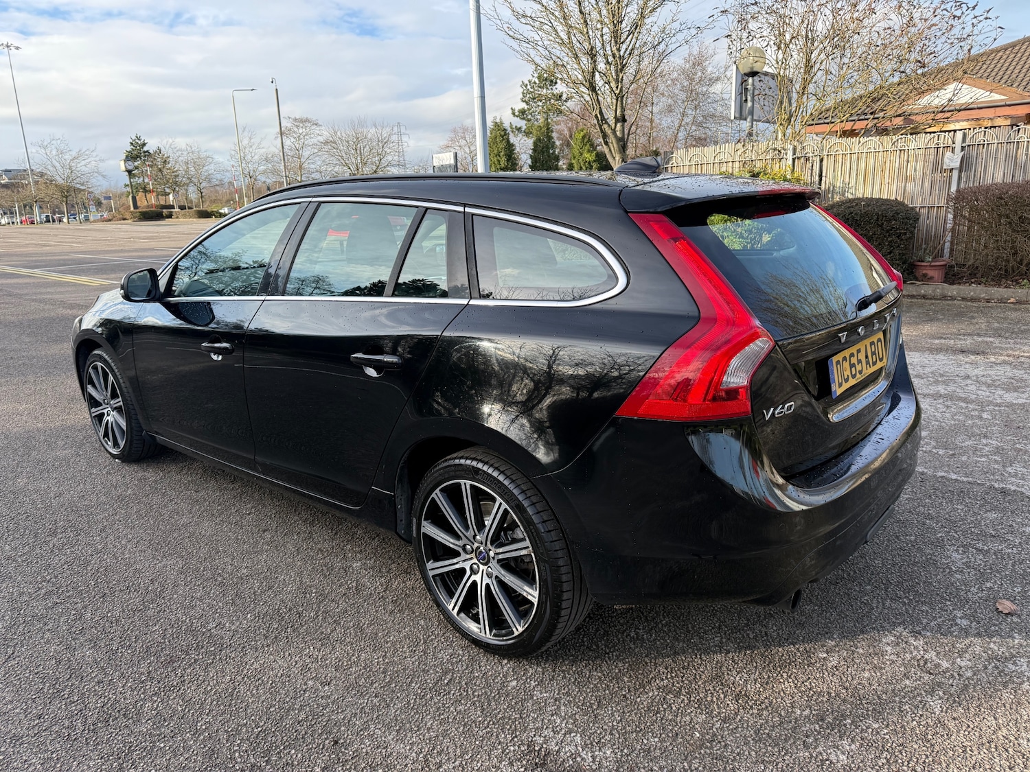 Used Volvo V60 2015 for sale - 77288830: Photo 5