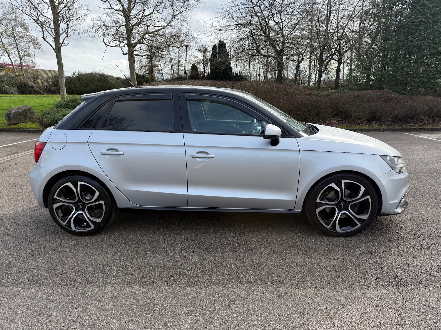 Used Audi A1 2014 for sale - 77630961: Photo 2