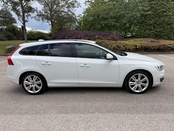 Used Volvo V60 2016 for sale - 75910806: Photo