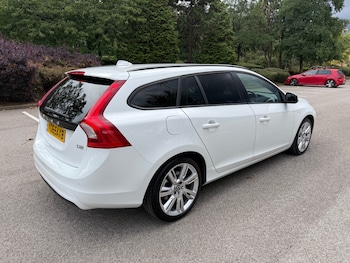 Used Volvo V60 2016 for sale - 75910806: Photo