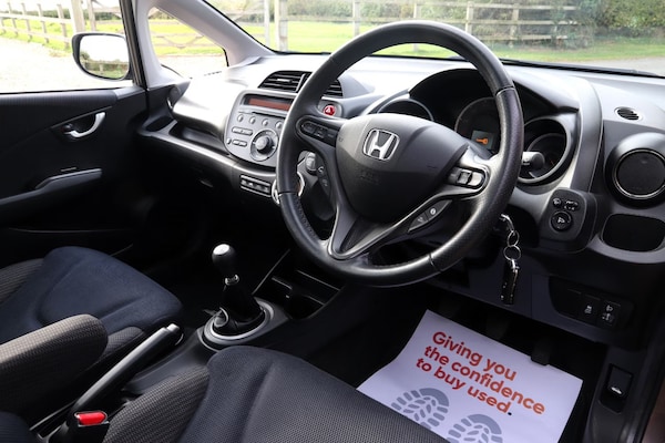 Used Honda Jazz 2014 for sale - 76300698: Photo 9