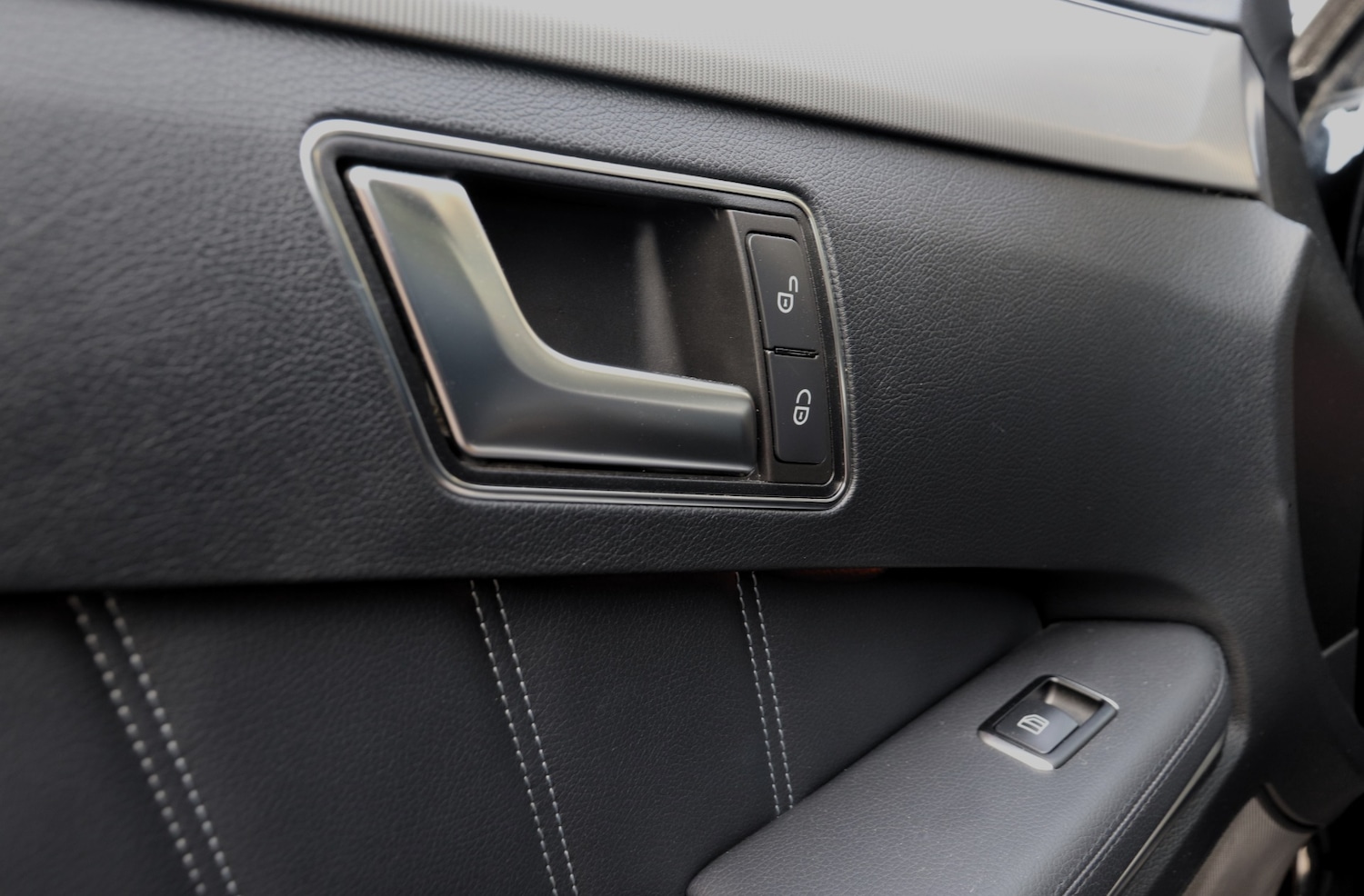 Used Mercedes-Benz E Class 2013 for sale - 76681977: Photo 19