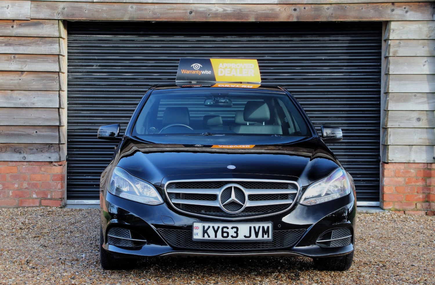 Used Mercedes-Benz E Class 2013 for sale - 76681977: Photo 4