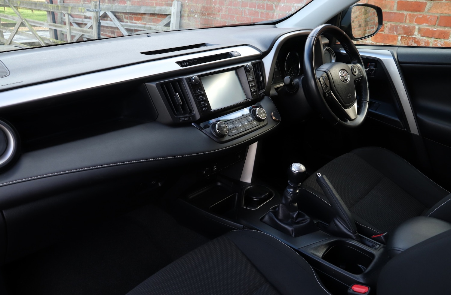 Used Toyota RAV4 2017 for sale - 77103715: Photo 11