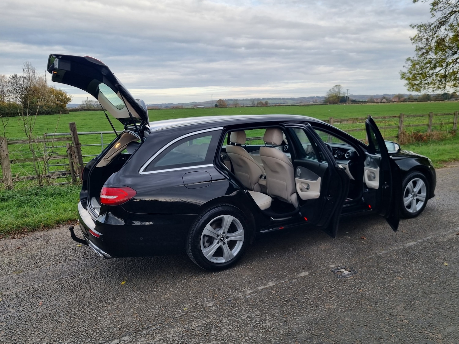Used Mercedes-Benz E Class 2017 for sale - 76476999: Photo 3