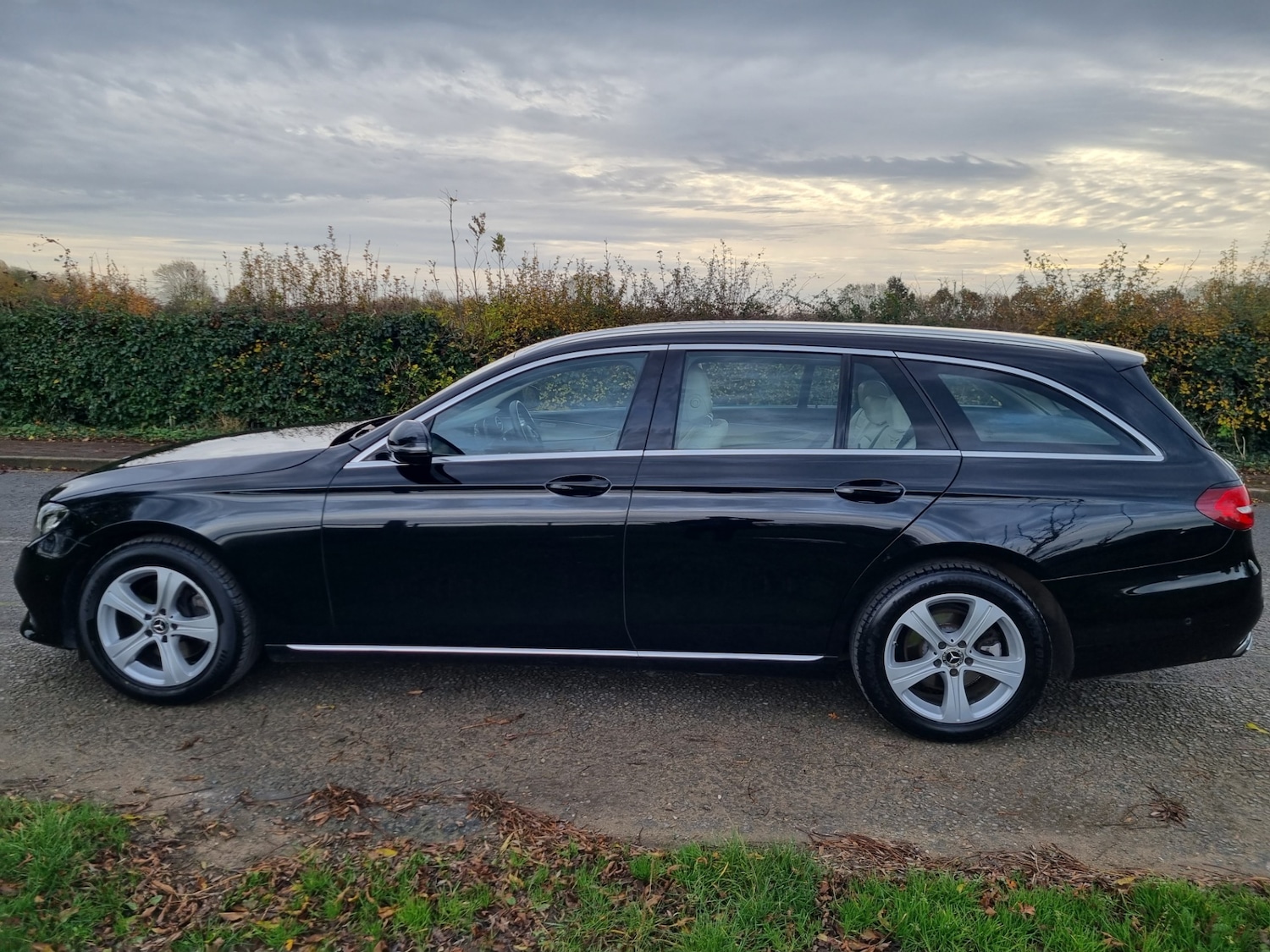 Used Mercedes-Benz E Class 2017 for sale - 76476999: Photo 9