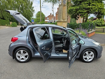 Used Peugeot 207 2010 for sale - 79057435: Photo