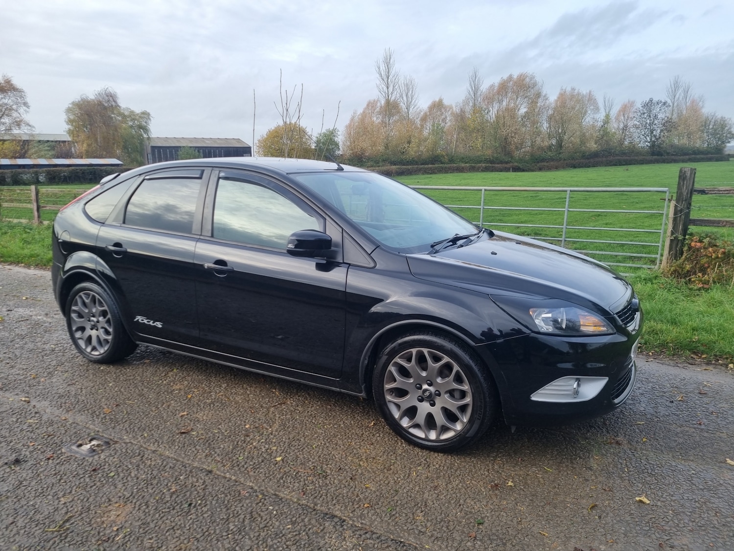 Used Ford Focus 2010 for sale - 76532536: Photo 6