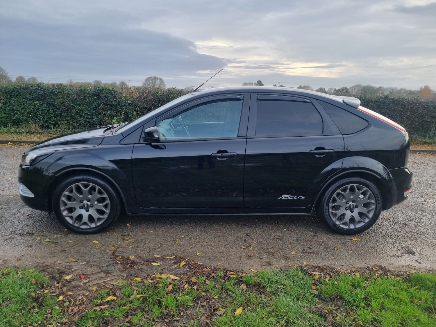 Used Ford Focus 2010 for sale - 76532536: Photo 9