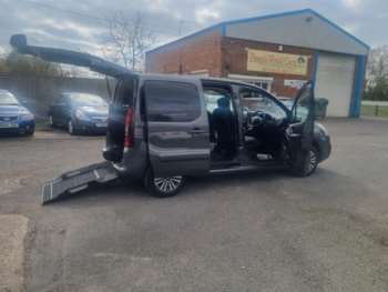 Used Peugeot Partner Tepee 2015 for sale - 74302590: Photo