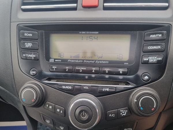 Used Honda Accord 2004 for sale - 75272989: Photo 34