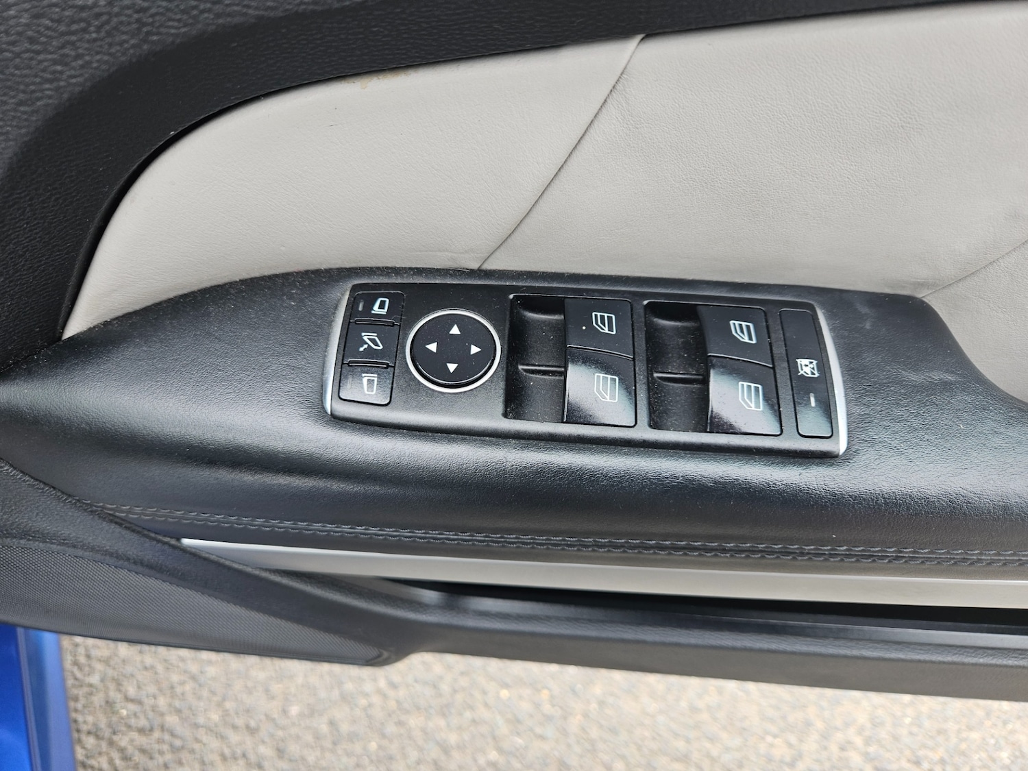 Used Mercedes-Benz E Class 2010 for sale - 78177139: Photo 28