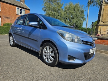 Used Toyota Yaris 2012 for sale - 78744903: Photo