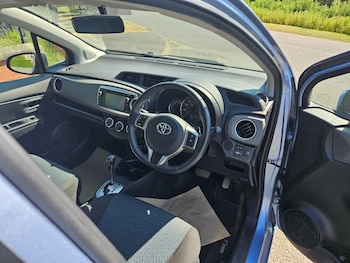 Used Toyota Yaris 2012 for sale - 78744903: Photo